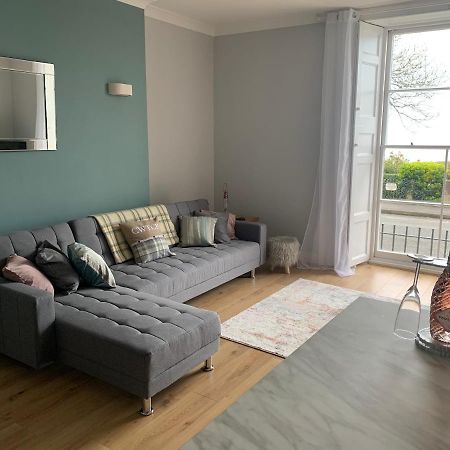 Beautiful Flat With Harbour Views 텐비 외부 사진