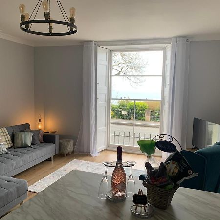 Beautiful Flat With Harbour Views 텐비 외부 사진