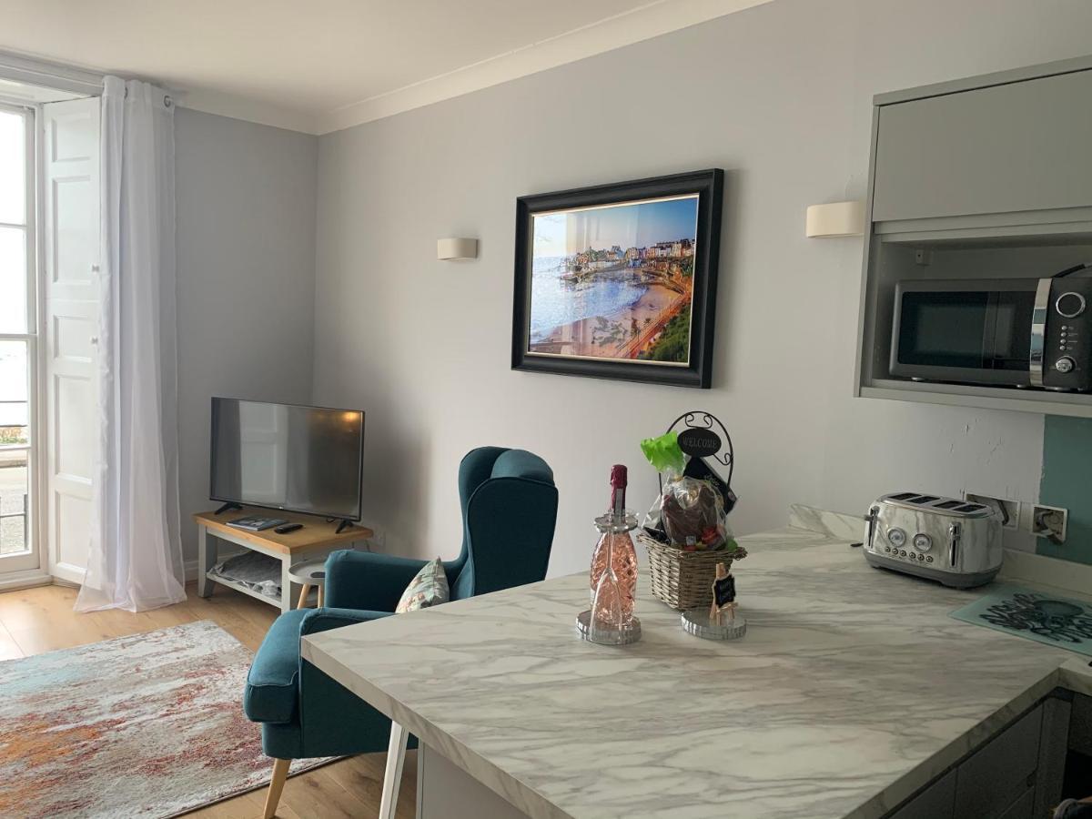 Beautiful Flat With Harbour Views 텐비 외부 사진