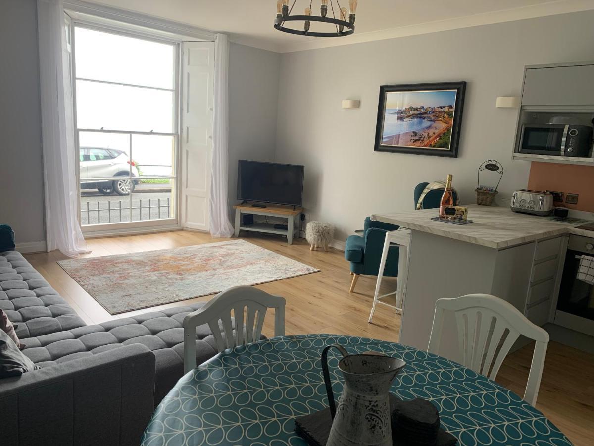Beautiful Flat With Harbour Views 텐비 외부 사진