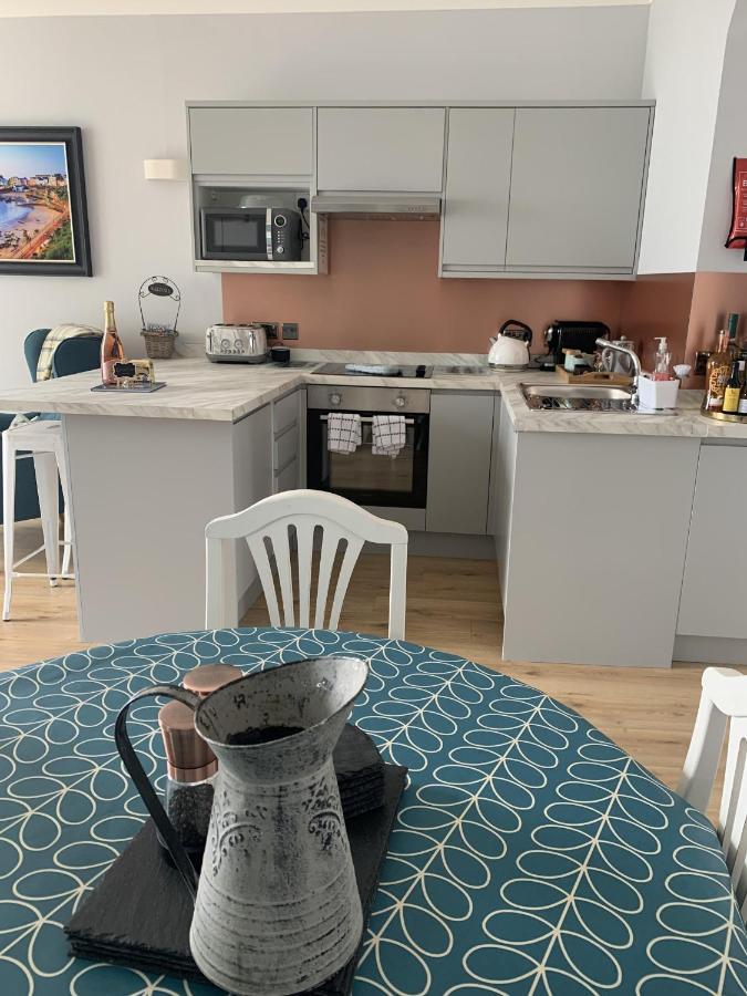Beautiful Flat With Harbour Views 텐비 외부 사진