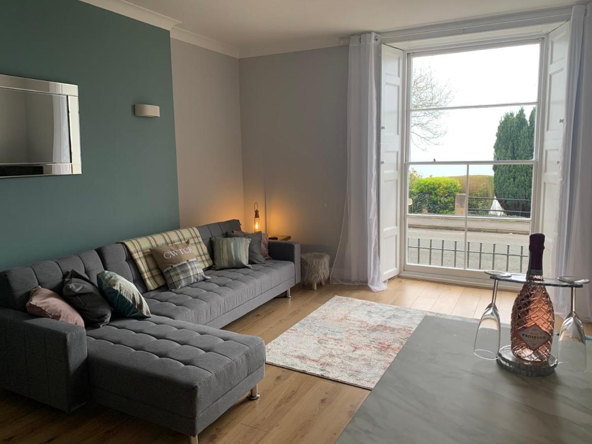 Beautiful Flat With Harbour Views 텐비 외부 사진
